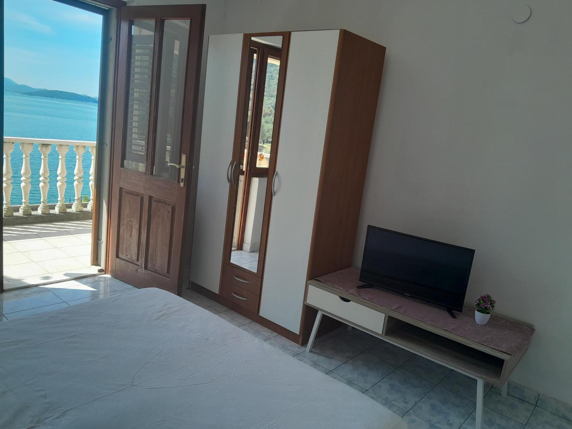 Apartments By The Sea Cove Pjestata, Peljesac - 14440 Ston Exterior photo